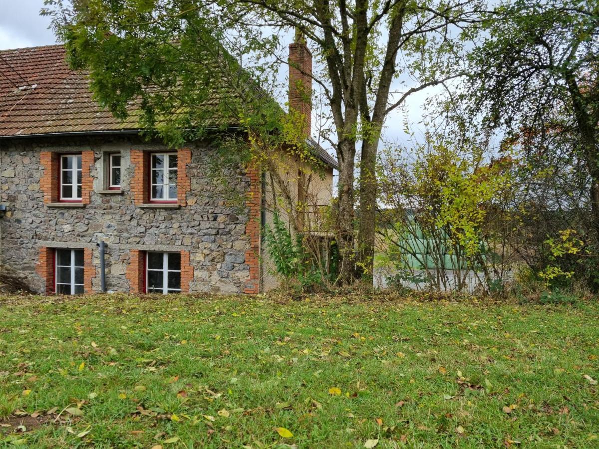 Le Montaurier Leilighet Combrailles Eksteriør bilde